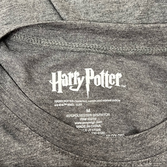 NWT Harry Potter Hogwarts Graphic T-Shirt - Picture 5 of 6